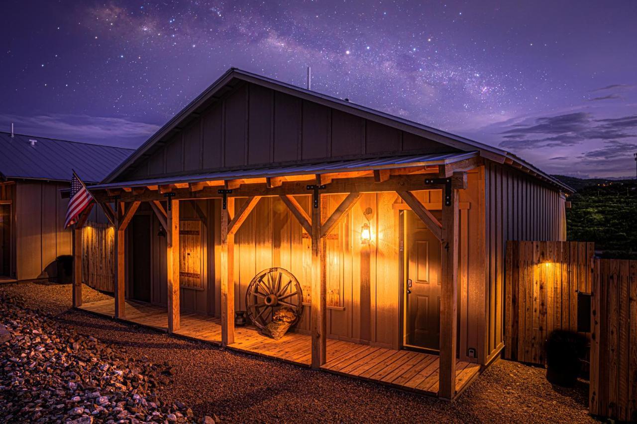 -Pet Friendly- Miners Cabin #5 -Two Double Beds - Private Balcony Tombstone Exteriör bild