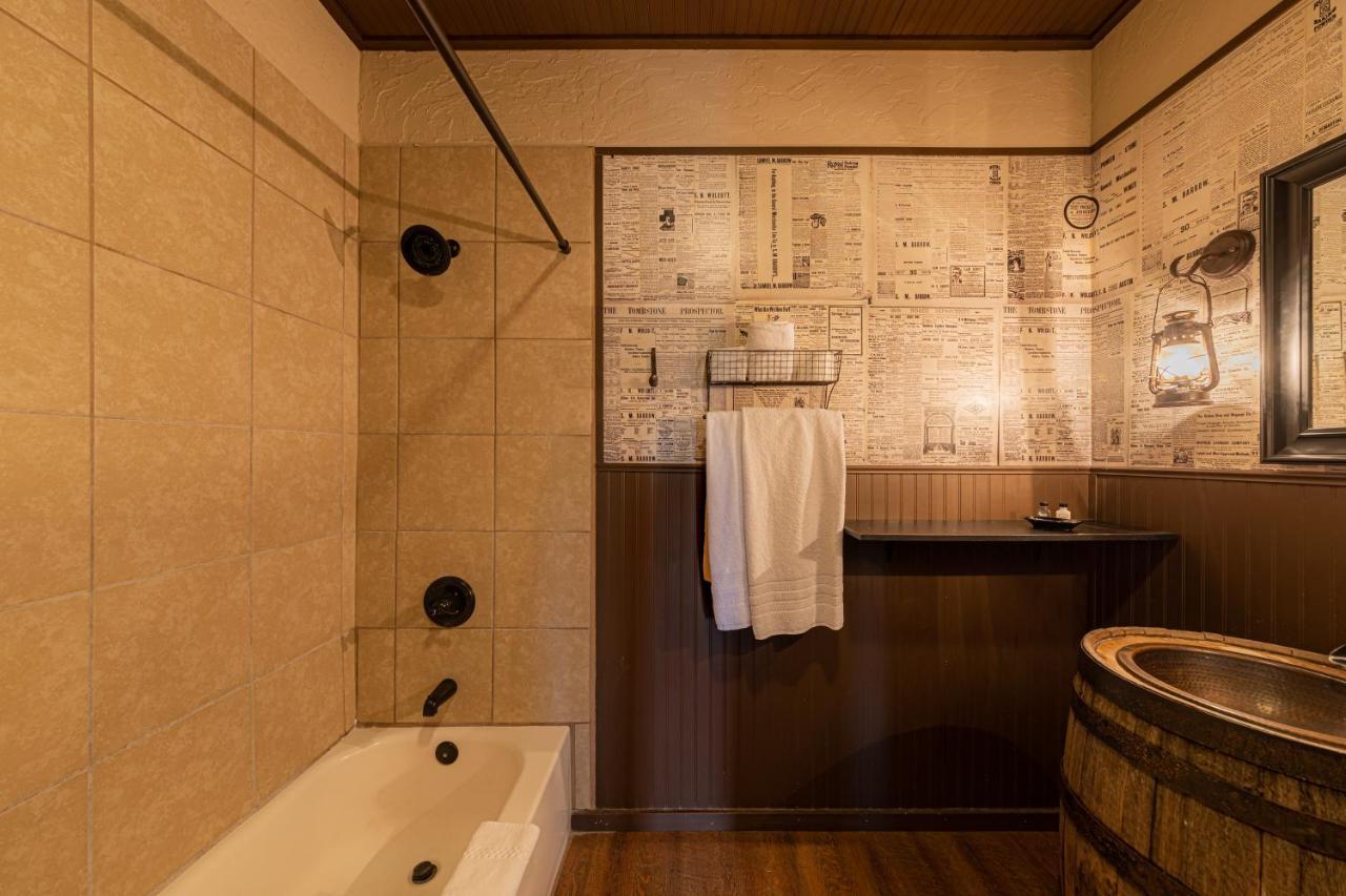 -Pet Friendly- Miners Cabin #5 -Two Double Beds - Private Balcony Tombstone Exteriör bild