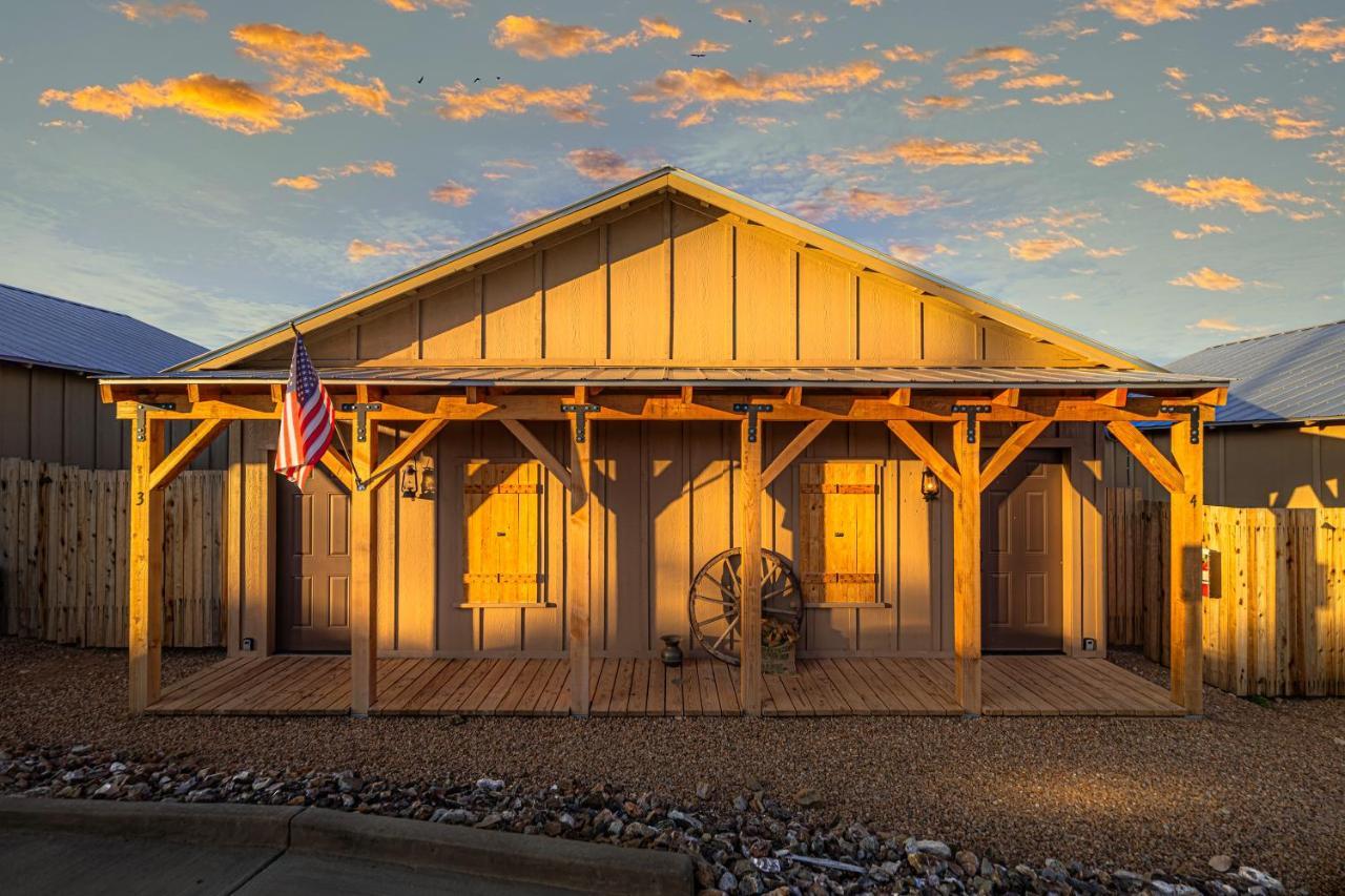 -Pet Friendly- Miners Cabin #5 -Two Double Beds - Private Balcony Tombstone Exteriör bild