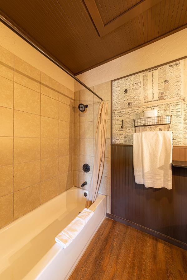 -Pet Friendly- Miners Cabin #5 -Two Double Beds - Private Balcony Tombstone Exteriör bild