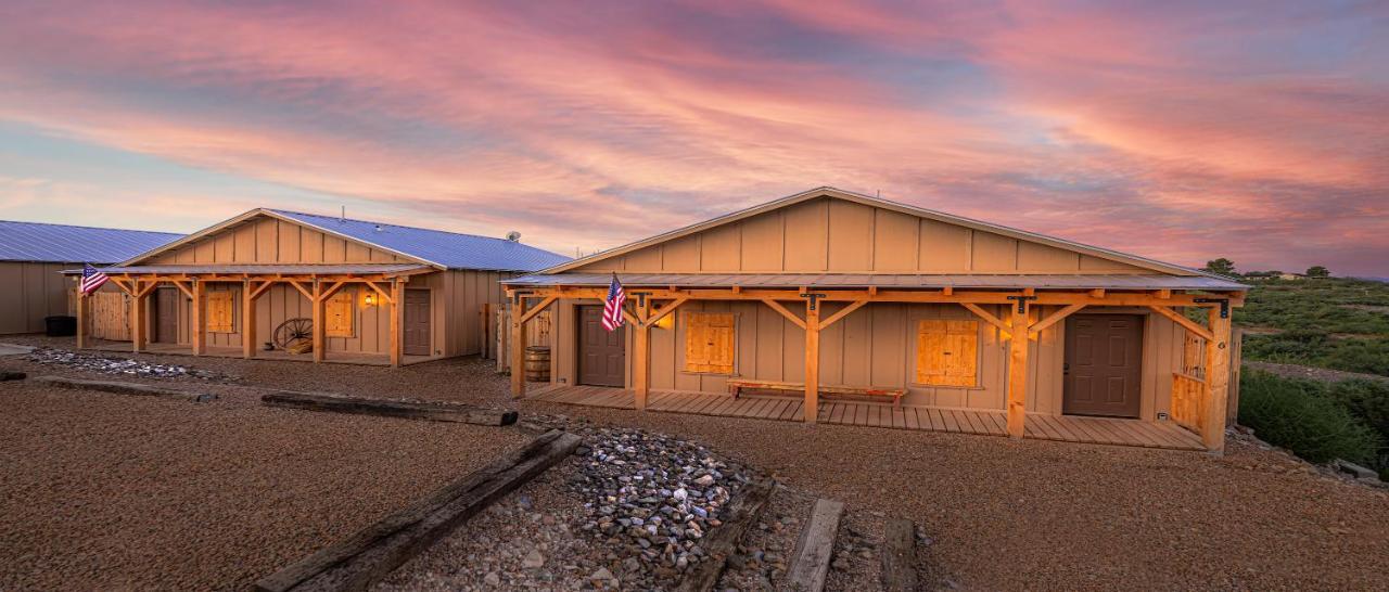 -Pet Friendly- Miners Cabin #5 -Two Double Beds - Private Balcony Tombstone Exteriör bild
