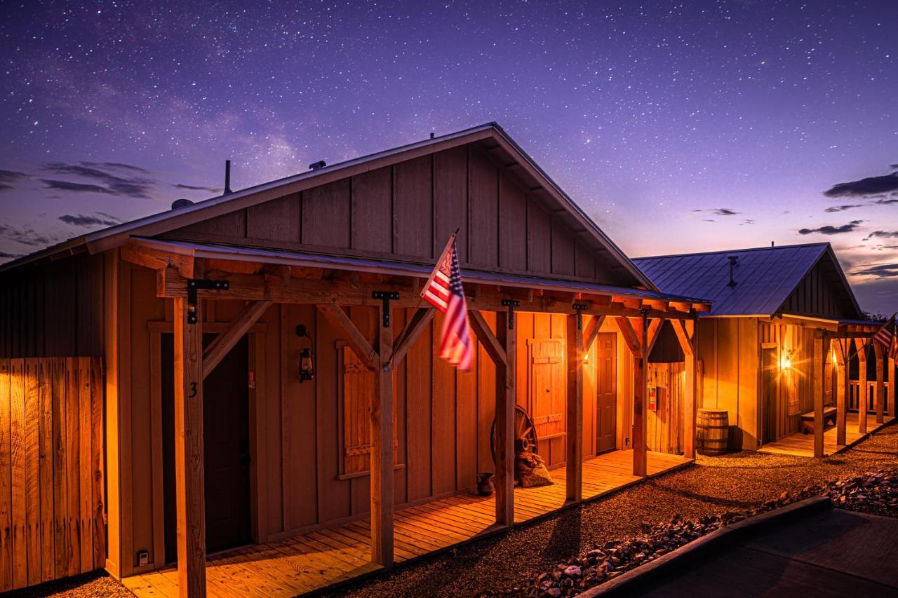 -Pet Friendly- Miners Cabin #5 -Two Double Beds - Private Balcony Tombstone Exteriör bild