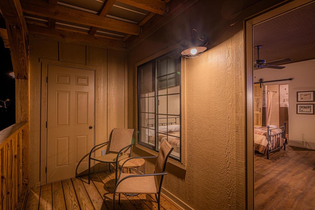 -Pet Friendly- Miners Cabin #5 -Two Double Beds - Private Balcony Tombstone Exteriör bild
