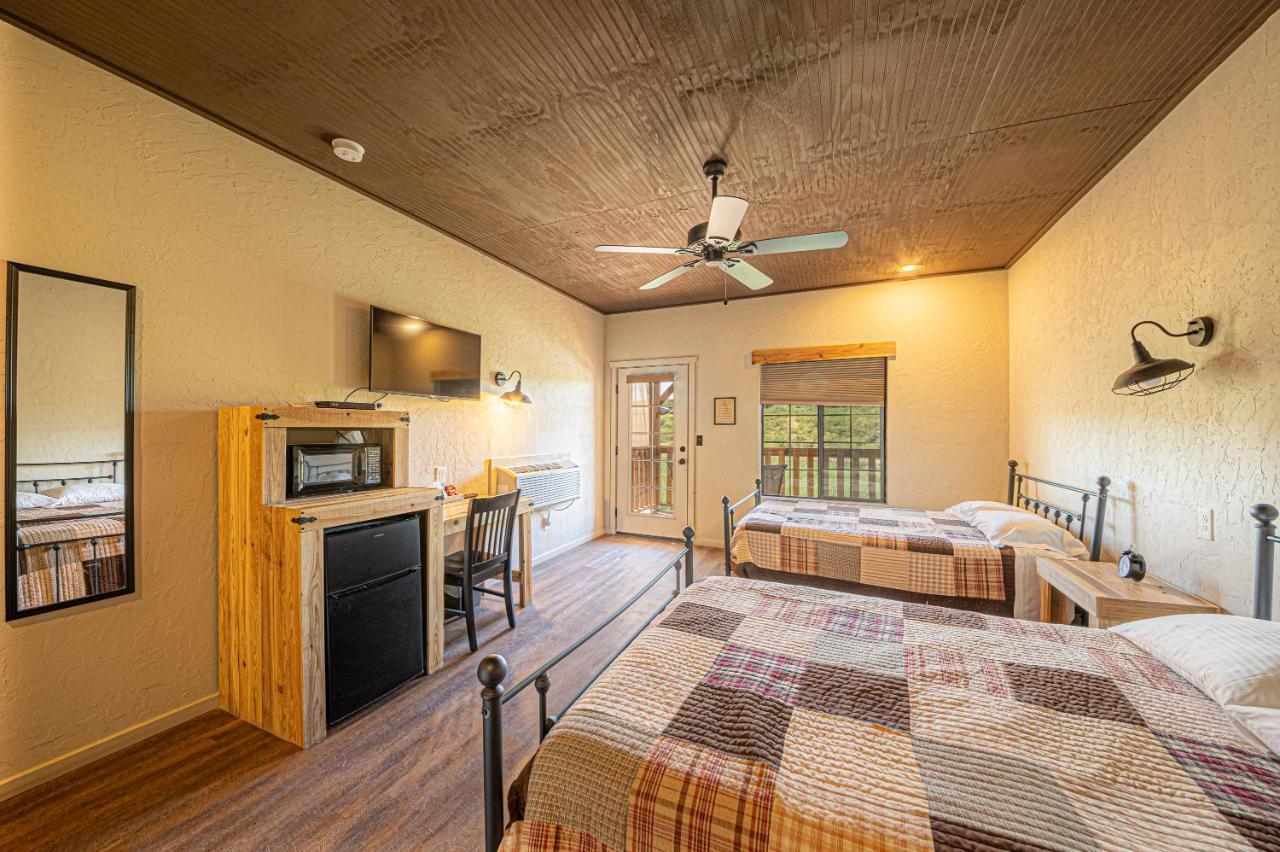 -Pet Friendly- Miners Cabin #5 -Two Double Beds - Private Balcony Tombstone Exteriör bild